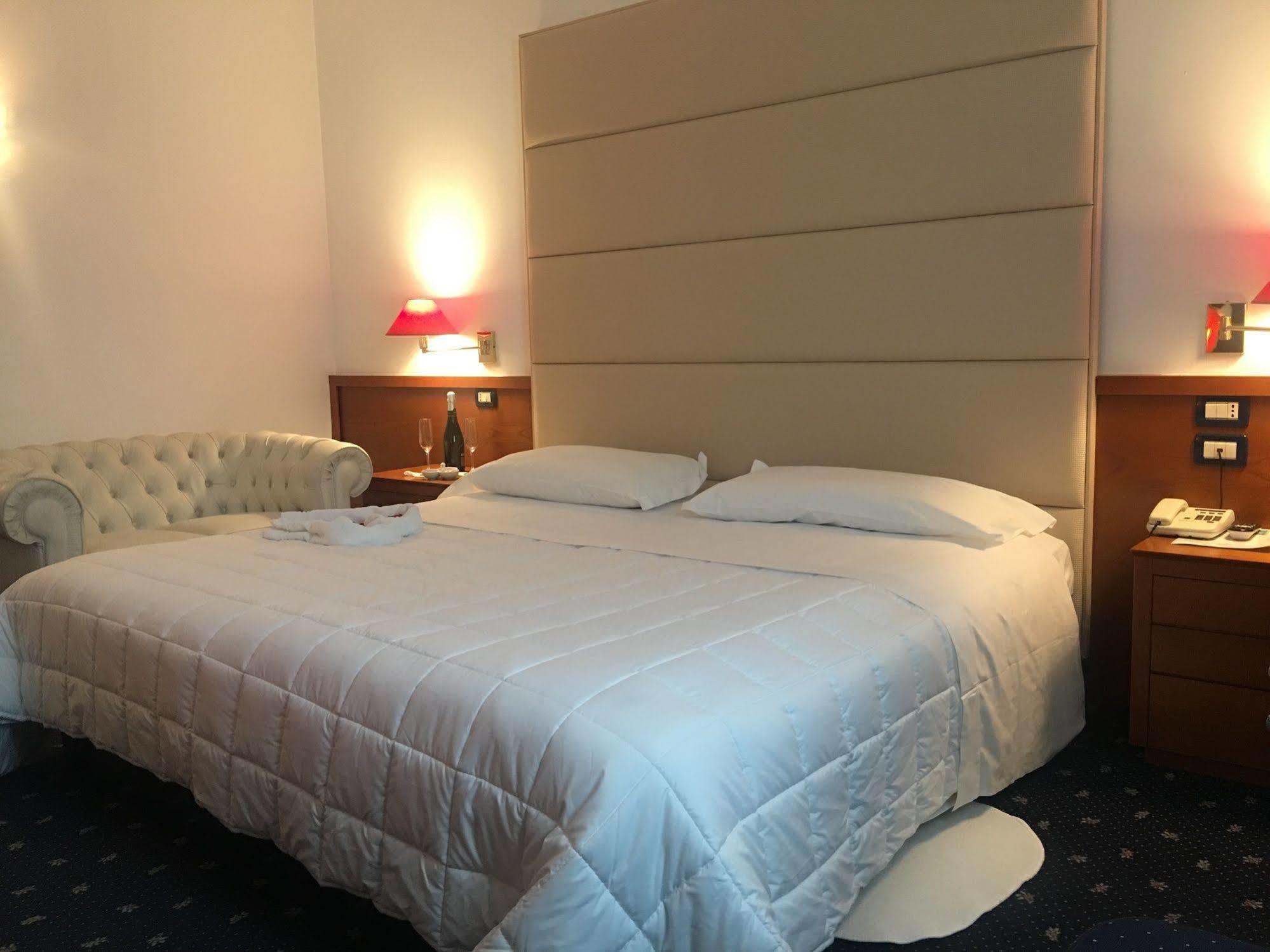 Venice Hotel 그리시냐노 디 조코 외부 사진