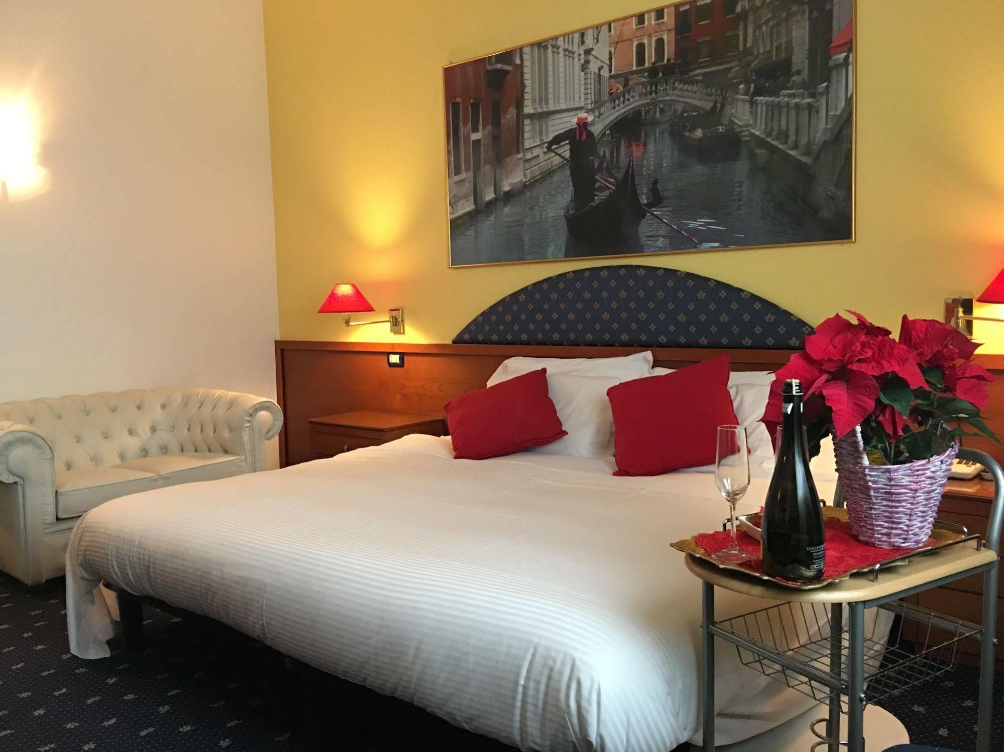 Venice Hotel 그리시냐노 디 조코 외부 사진